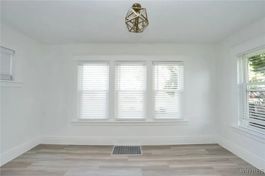 37 Houston Street, Buffalo, New York 14220, Buffalo, New York 14220, 4 Bedrooms Bedrooms, 7 Rooms Rooms,2 BathroomsBathrooms,Residential,For Sale,37 Houston Street, Buffalo, New York 14220,0,B1644495