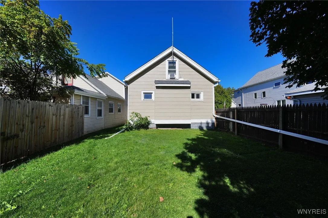 37 Houston Street, Buffalo, New York 14220, Buffalo, New York 14220, 4 Bedrooms Bedrooms, 7 Rooms Rooms,2 BathroomsBathrooms,Residential,For Sale,37 Houston Street, Buffalo, New York 14220,0,B1644495