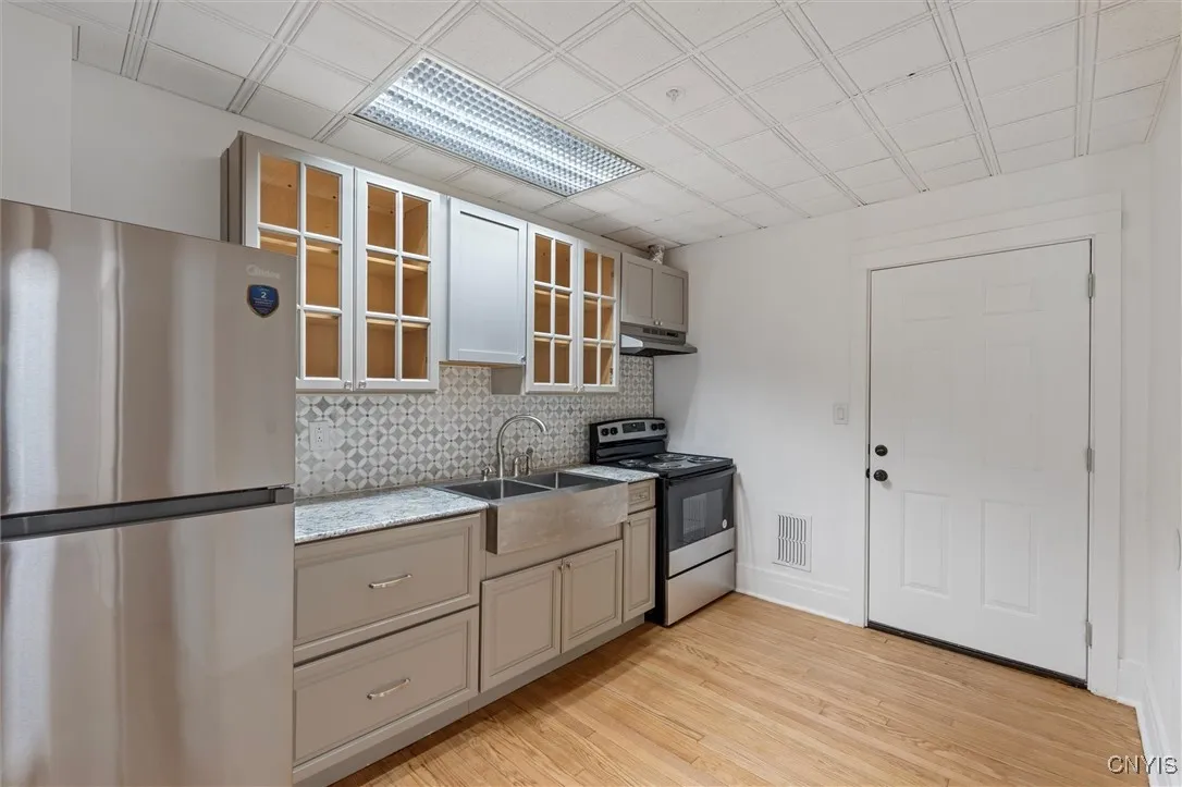 4914 West Seneca 2, Onondaga, New York 13215, Onondaga, New York 13215, 2 Bedrooms Bedrooms, 5 Rooms Rooms,1 BathroomBathrooms,Residential Lease,For Rent,4914 West Seneca 2, Onondaga, New York 13215,0,S1644529