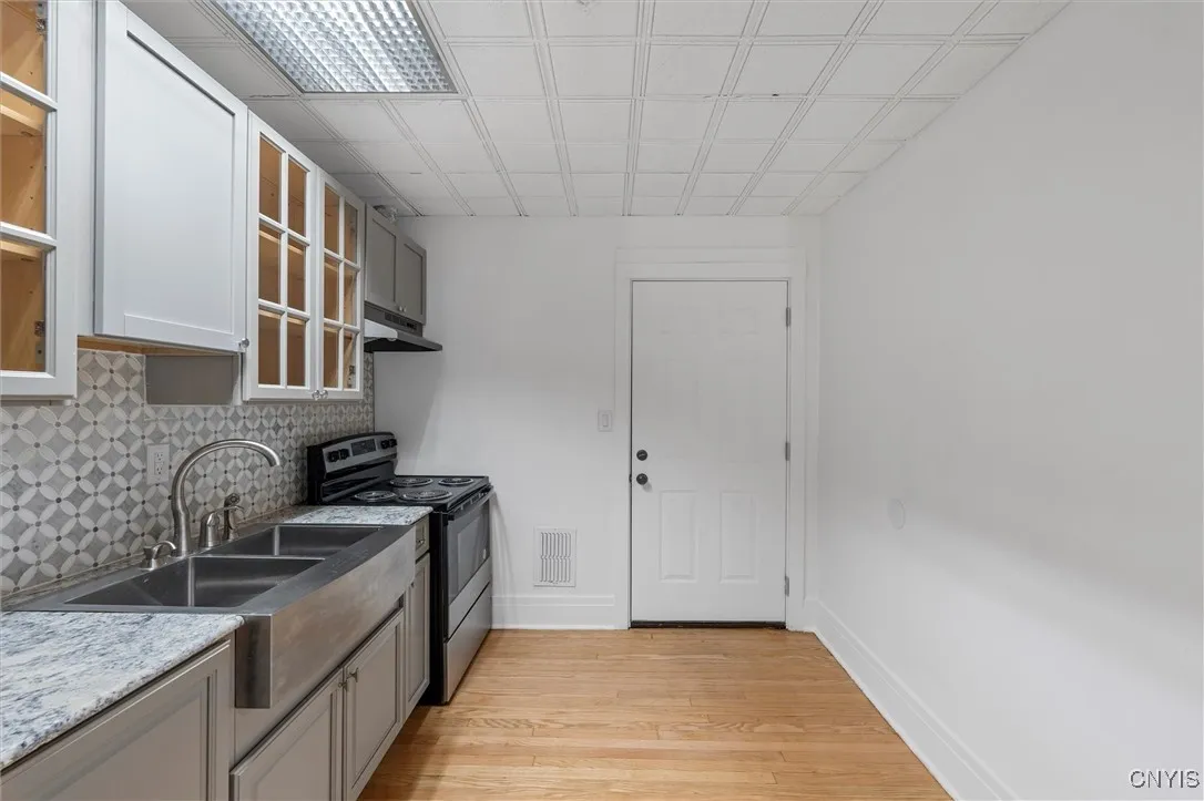 4914 West Seneca 2, Onondaga, New York 13215, Onondaga, New York 13215, 2 Bedrooms Bedrooms, 5 Rooms Rooms,1 BathroomBathrooms,Residential Lease,For Rent,4914 West Seneca 2, Onondaga, New York 13215,0,S1644529