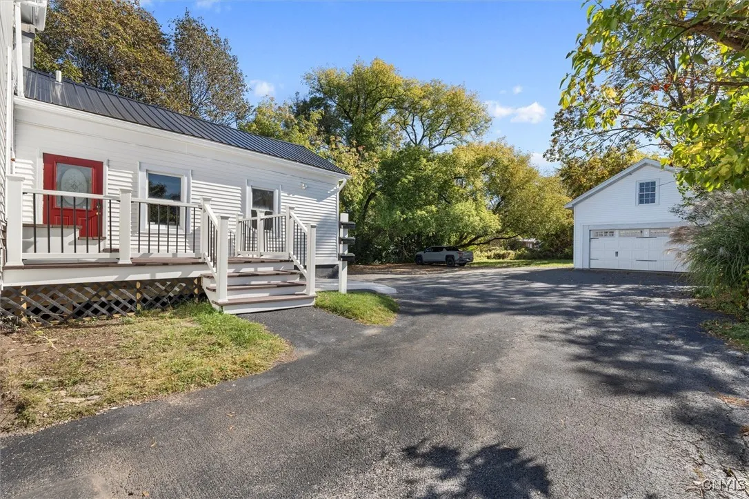 4914 West Seneca 2, Onondaga, New York 13215, Onondaga, New York 13215, 2 Bedrooms Bedrooms, 5 Rooms Rooms,1 BathroomBathrooms,Residential Lease,For Rent,4914 West Seneca 2, Onondaga, New York 13215,0,S1644529