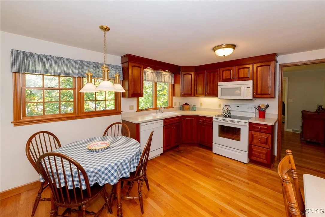 127 Hillside Way, Camillus, New York 13031, Camillus, New York 13031, 5 Bedrooms Bedrooms, 11 Rooms Rooms,2 BathroomsBathrooms,Residential,For Sale,127 Hillside Way, Camillus, New York 13031,0,S1644357