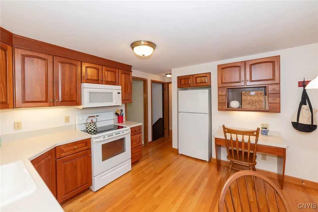 127 Hillside Way, Camillus, New York 13031, Camillus, New York 13031, 5 Bedrooms Bedrooms, 11 Rooms Rooms,2 BathroomsBathrooms,Residential,For Sale,127 Hillside Way, Camillus, New York 13031,0,S1644357