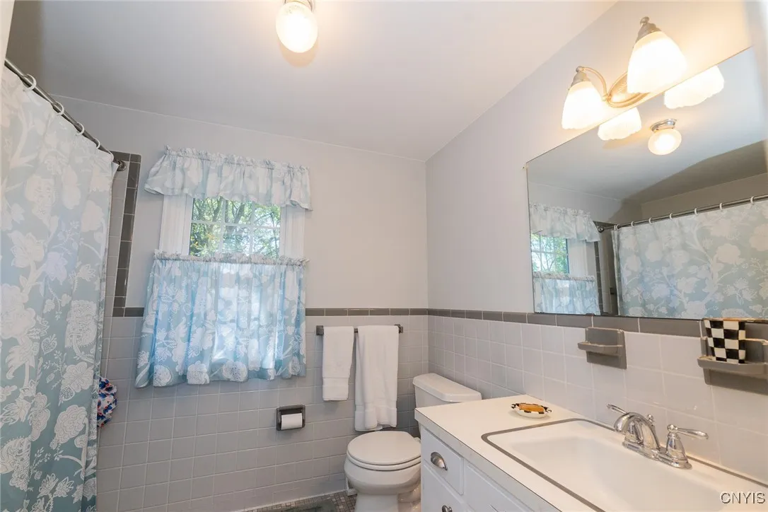 127 Hillside Way, Camillus, New York 13031, Camillus, New York 13031, 5 Bedrooms Bedrooms, 11 Rooms Rooms,2 BathroomsBathrooms,Residential,For Sale,127 Hillside Way, Camillus, New York 13031,0,S1644357