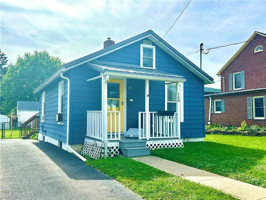 148 Seneca Street, Corning City, New York 14830, Corning City, New York 14830, 2 Bedrooms Bedrooms, 5 Rooms Rooms,1 BathroomBathrooms,Residential,Closed,148 Seneca Street, Corning City, New York 14830,0,R1644530
