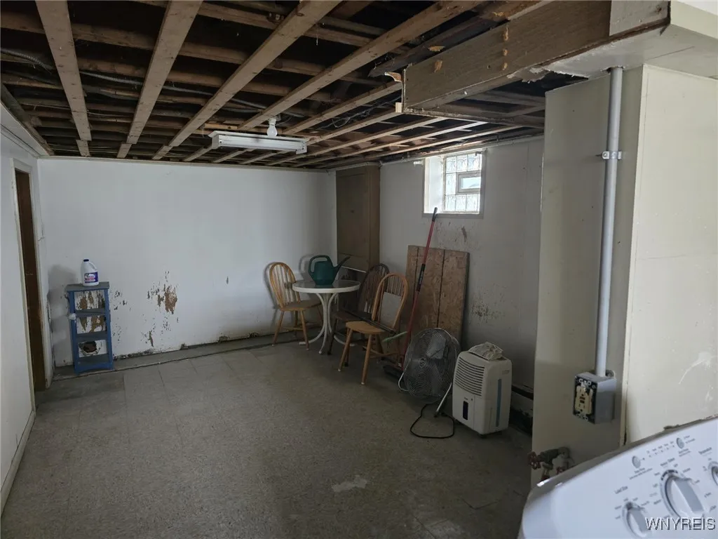 131 61st Street, Niagara Falls, New York 14304, Niagara Falls, New York 14304, 2 Bedrooms Bedrooms, 5 Rooms Rooms,2 BathroomsBathrooms,Residential,For Sale,131 61st Street, Niagara Falls, New York 14304,0,B1644507