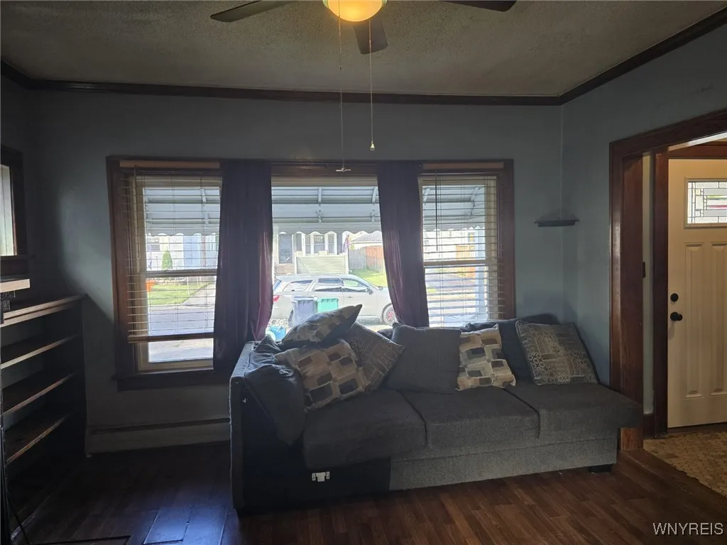 131 61st Street, Niagara Falls, New York 14304, Niagara Falls, New York 14304, 2 Bedrooms Bedrooms, 5 Rooms Rooms,2 BathroomsBathrooms,Residential,For Sale,131 61st Street, Niagara Falls, New York 14304,0,B1644507