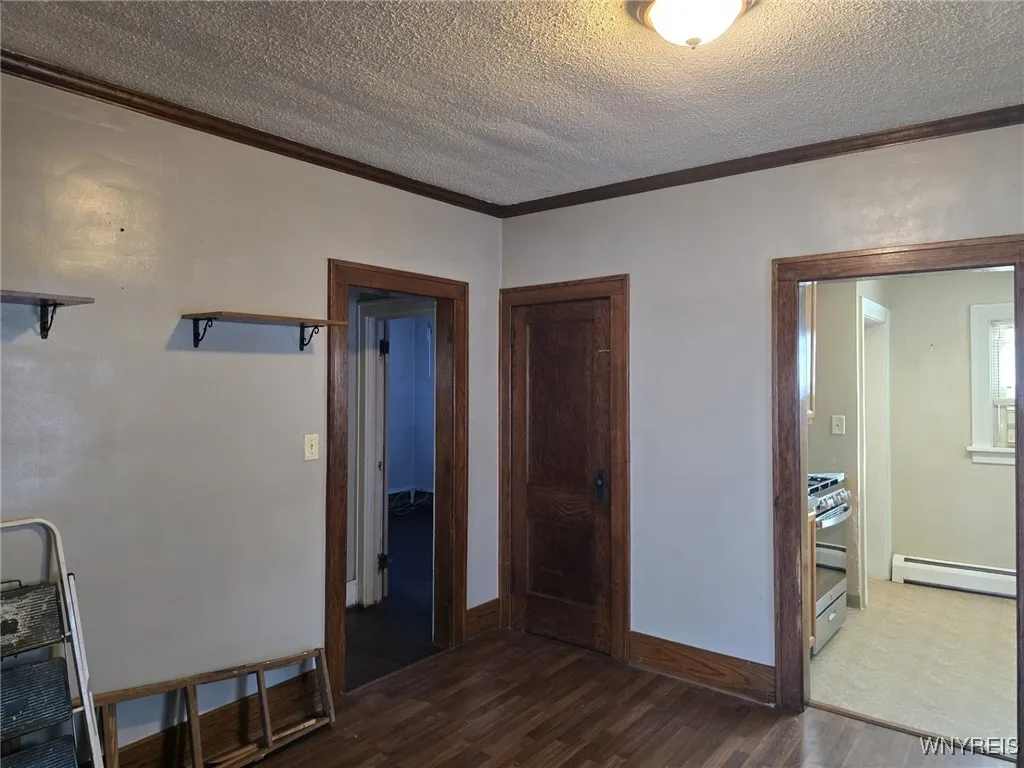 131 61st Street, Niagara Falls, New York 14304, Niagara Falls, New York 14304, 2 Bedrooms Bedrooms, 5 Rooms Rooms,2 BathroomsBathrooms,Residential,For Sale,131 61st Street, Niagara Falls, New York 14304,0,B1644507