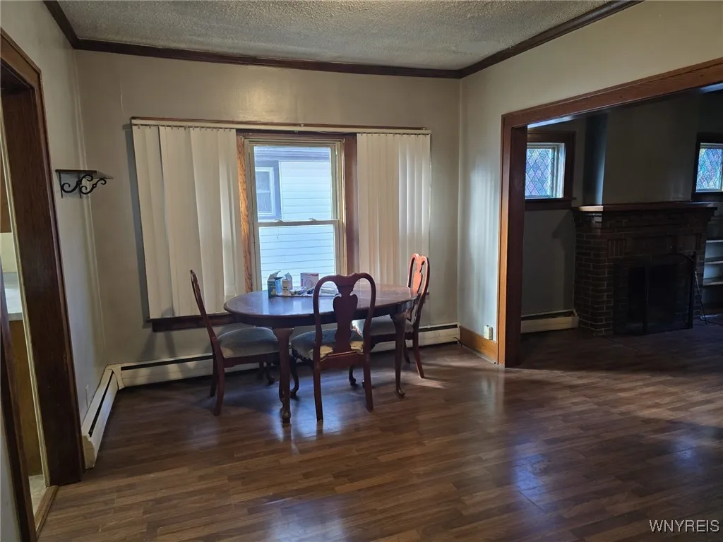 131 61st Street, Niagara Falls, New York 14304, Niagara Falls, New York 14304, 2 Bedrooms Bedrooms, 5 Rooms Rooms,2 BathroomsBathrooms,Residential,For Sale,131 61st Street, Niagara Falls, New York 14304,0,B1644507
