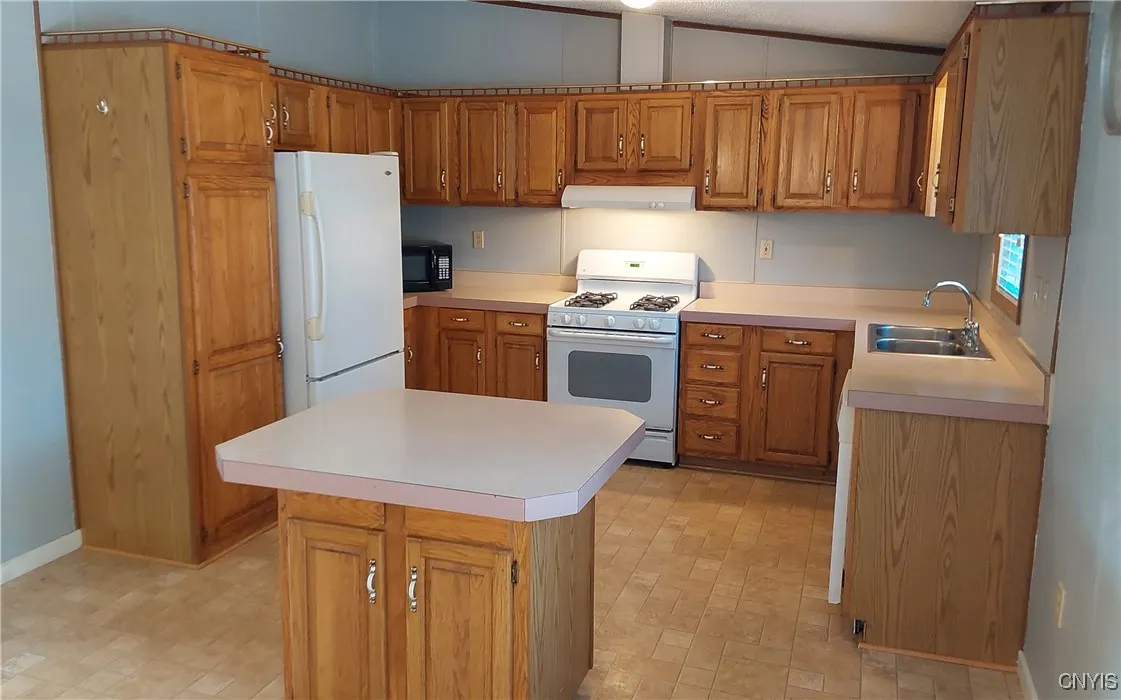 9001 Summit Road, Paris, New York 13318, Paris, New York 13318, 3 Bedrooms Bedrooms, 8 Rooms Rooms,2 BathroomsBathrooms,Residential,Closed,9001 Summit Road, Paris, New York 13318,0,S1641173