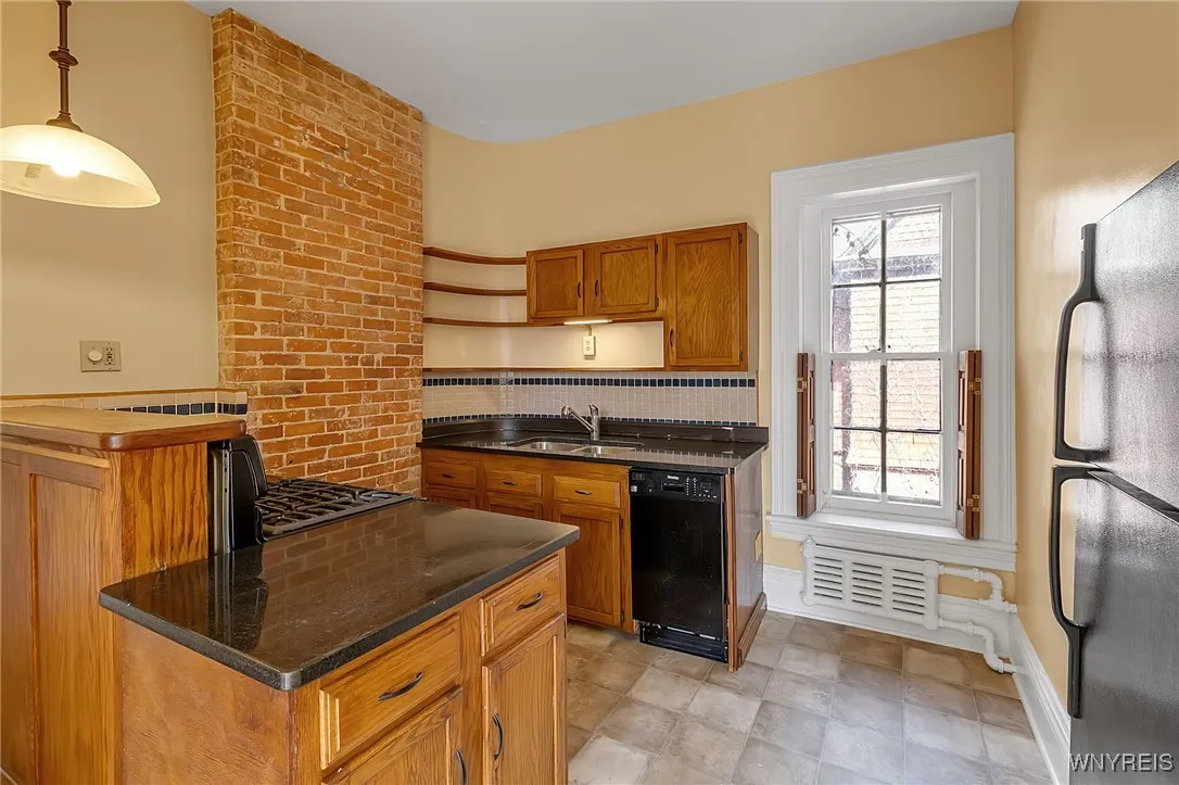 196 Linwood Avenue, Buffalo, New York 14209, Buffalo, New York 14209, 4 Bedrooms Bedrooms, ,Multi Family,For Sale,196 Linwood Avenue, Buffalo, New York 14209,0,B1642482