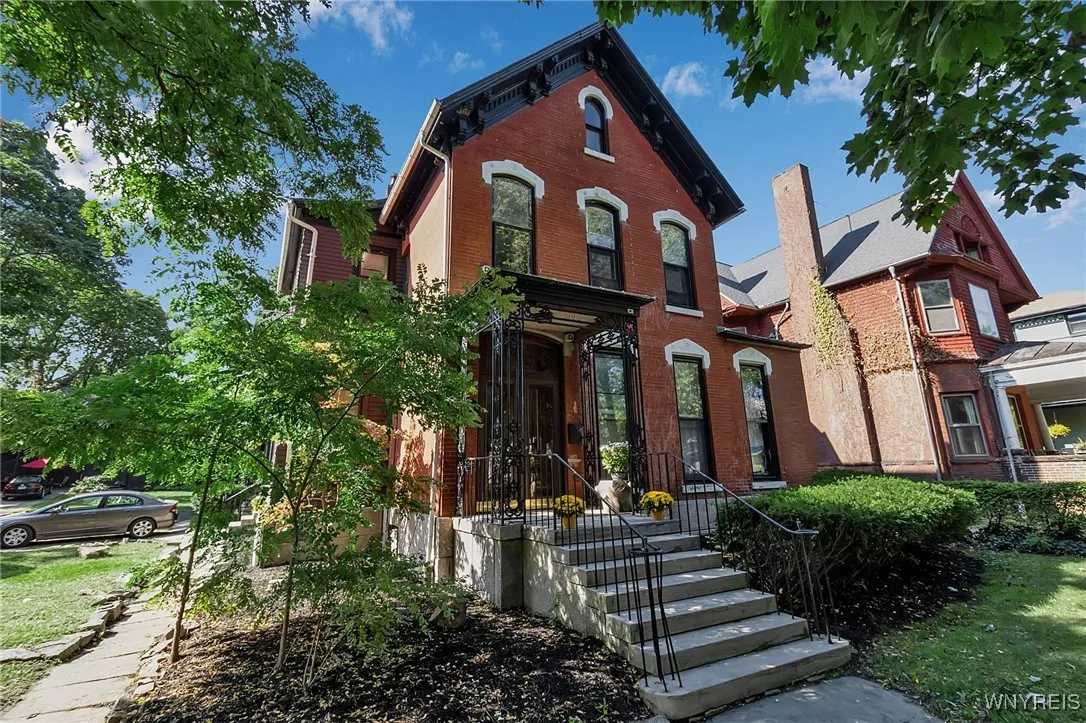 196 Linwood Avenue, Buffalo, New York 14209, Buffalo, New York 14209, 4 Bedrooms Bedrooms, ,Multi Family,For Sale,196 Linwood Avenue, Buffalo, New York 14209,0,B1642482