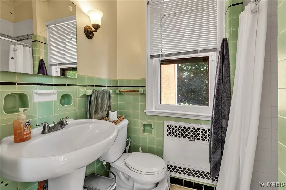 196 Linwood Avenue, Buffalo, New York 14209, Buffalo, New York 14209, 4 Bedrooms Bedrooms, ,Multi Family,For Sale,196 Linwood Avenue, Buffalo, New York 14209,0,B1642482