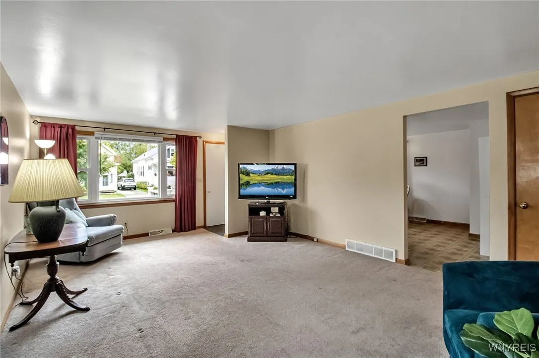 84 Midland Avenue, Tonawanda, New York 14223, Tonawanda, New York 14223, 3 Bedrooms Bedrooms, 7 Rooms Rooms,2 BathroomsBathrooms,Residential,For Sale,84 Midland Avenue, Tonawanda, New York 14223,0,B1644490