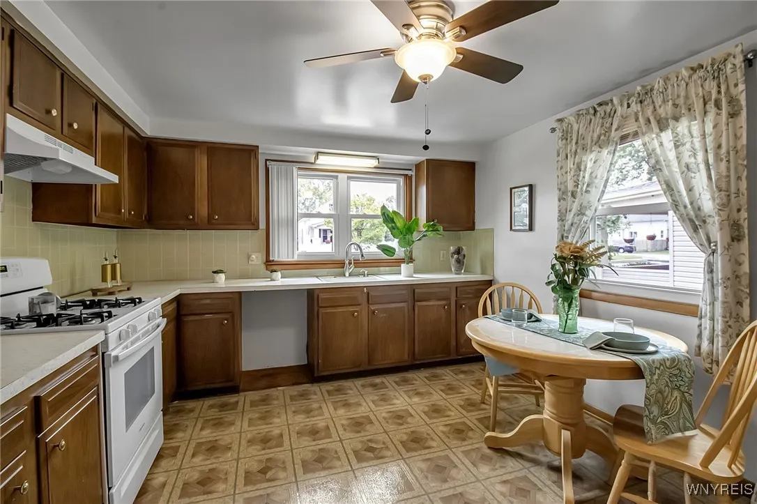 84 Midland Avenue, Tonawanda, New York 14223, Tonawanda, New York 14223, 3 Bedrooms Bedrooms, 7 Rooms Rooms,2 BathroomsBathrooms,Residential,For Sale,84 Midland Avenue, Tonawanda, New York 14223,0,B1644490