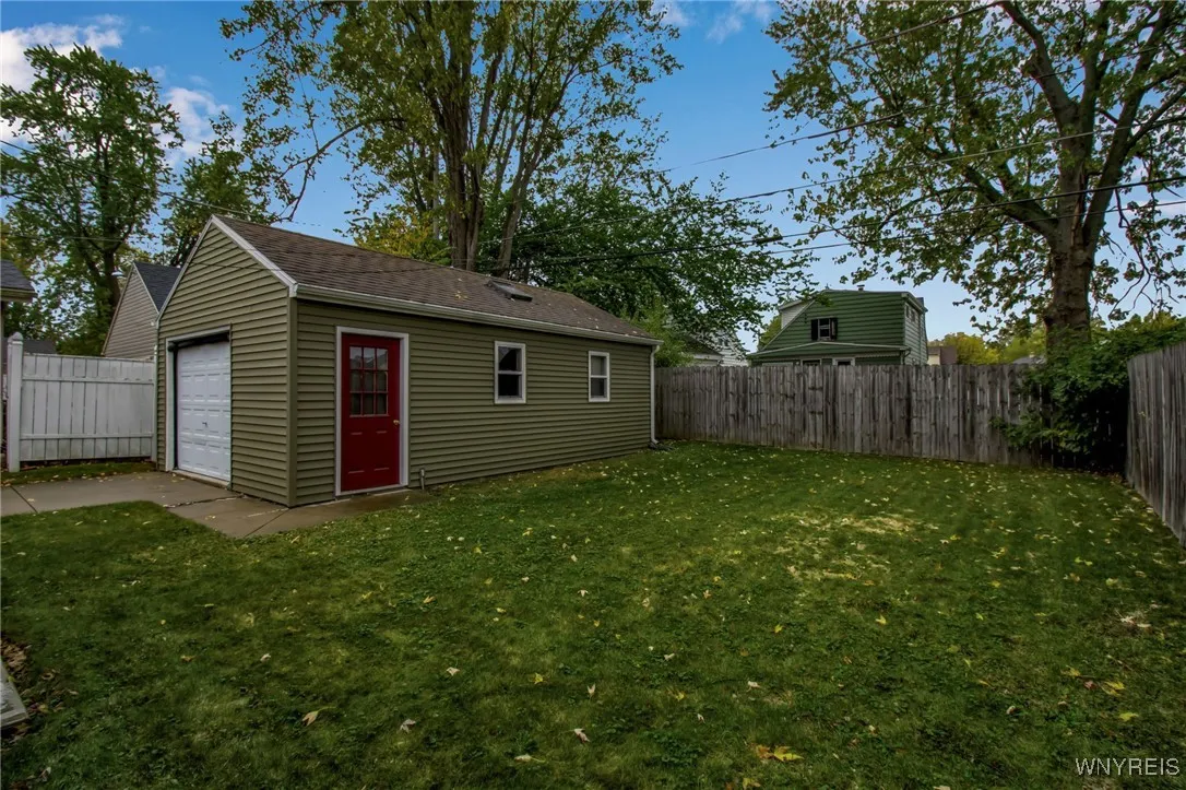 84 Midland Avenue, Tonawanda, New York 14223, Tonawanda, New York 14223, 3 Bedrooms Bedrooms, 7 Rooms Rooms,2 BathroomsBathrooms,Residential,For Sale,84 Midland Avenue, Tonawanda, New York 14223,0,B1644490