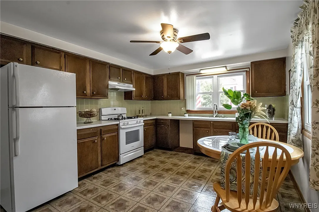 84 Midland Avenue, Tonawanda, New York 14223, Tonawanda, New York 14223, 3 Bedrooms Bedrooms, 7 Rooms Rooms,2 BathroomsBathrooms,Residential,For Sale,84 Midland Avenue, Tonawanda, New York 14223,0,B1644490