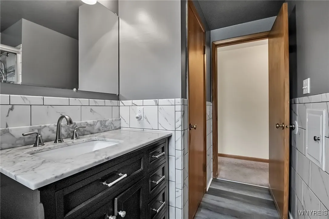 84 Midland Avenue, Tonawanda, New York 14223, Tonawanda, New York 14223, 3 Bedrooms Bedrooms, 7 Rooms Rooms,2 BathroomsBathrooms,Residential,For Sale,84 Midland Avenue, Tonawanda, New York 14223,0,B1644490