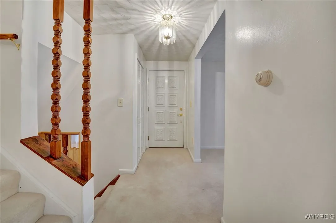 11 Bradwood Road, West Seneca, New York 14224, West Seneca, New York 14224, 3 Bedrooms Bedrooms, 8 Rooms Rooms,1 BathroomBathrooms,Residential,For Sale,11 Bradwood Road, West Seneca, New York 14224,0,B1644236