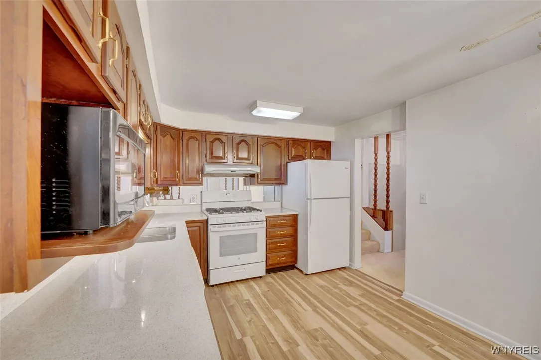 11 Bradwood Road, West Seneca, New York 14224, West Seneca, New York 14224, 3 Bedrooms Bedrooms, 8 Rooms Rooms,1 BathroomBathrooms,Residential,For Sale,11 Bradwood Road, West Seneca, New York 14224,0,B1644236