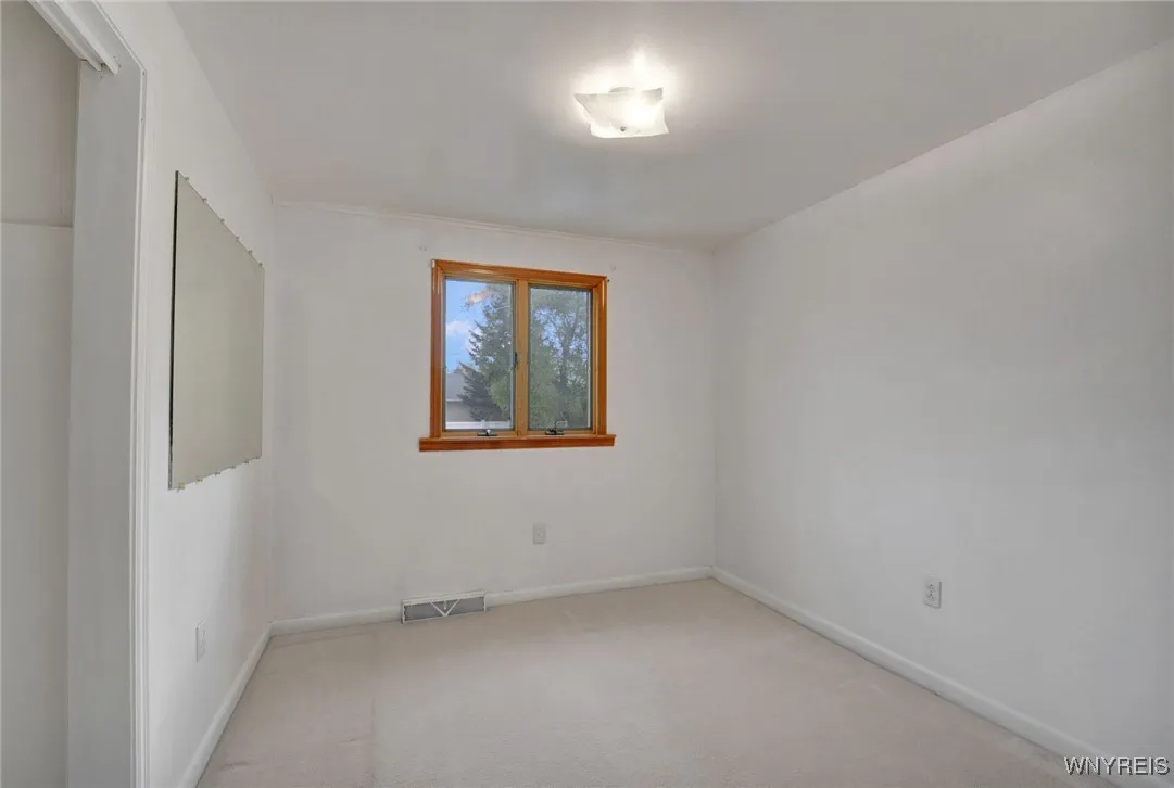 11 Bradwood Road, West Seneca, New York 14224, West Seneca, New York 14224, 3 Bedrooms Bedrooms, 8 Rooms Rooms,1 BathroomBathrooms,Residential,For Sale,11 Bradwood Road, West Seneca, New York 14224,0,B1644236