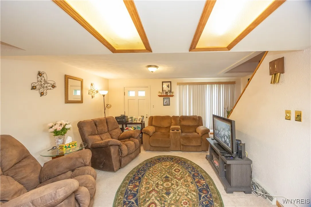 2219 Forest Avenue, Niagara Falls, New York 14301, Niagara Falls, New York 14301, 3 Bedrooms Bedrooms, 5 Rooms Rooms,1 BathroomBathrooms,Residential,For Sale,2219 Forest Avenue, Niagara Falls, New York 14301,0,B1643878