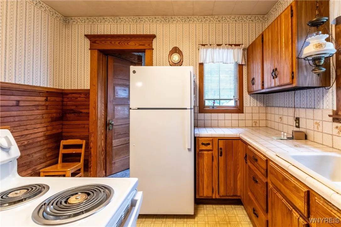 301 Woodward Avenue, Buffalo, New York 14214, Buffalo, New York 14214, 3 Bedrooms Bedrooms, 7 Rooms Rooms,1 BathroomBathrooms,Residential,For Sale,301 Woodward Avenue, Buffalo, New York 14214,0,B1644365