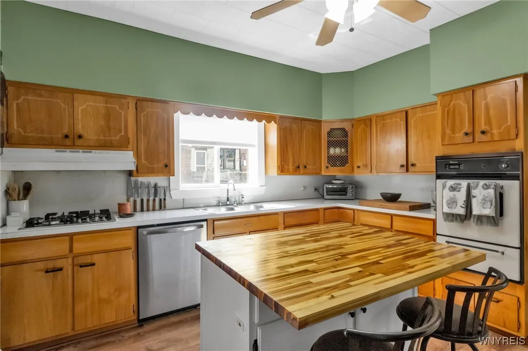 Kitchen - Lower