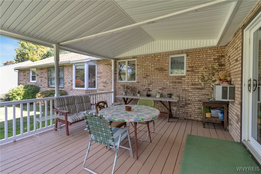 4520 Greenbriar Road, Clarence, New York 14221, Clarence, New York 14221, 3 Bedrooms Bedrooms, 8 Rooms Rooms,2 BathroomsBathrooms,Residential,Closed,4520 Greenbriar Road, Clarence, New York 14221,0,B1644123