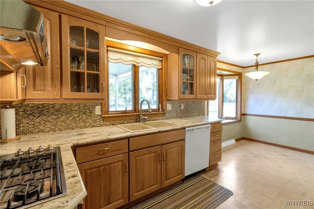 4520 Greenbriar Road, Clarence, New York 14221, Clarence, New York 14221, 3 Bedrooms Bedrooms, 8 Rooms Rooms,2 BathroomsBathrooms,Residential,For Sale,4520 Greenbriar Road, Clarence, New York 14221,0,B1644123