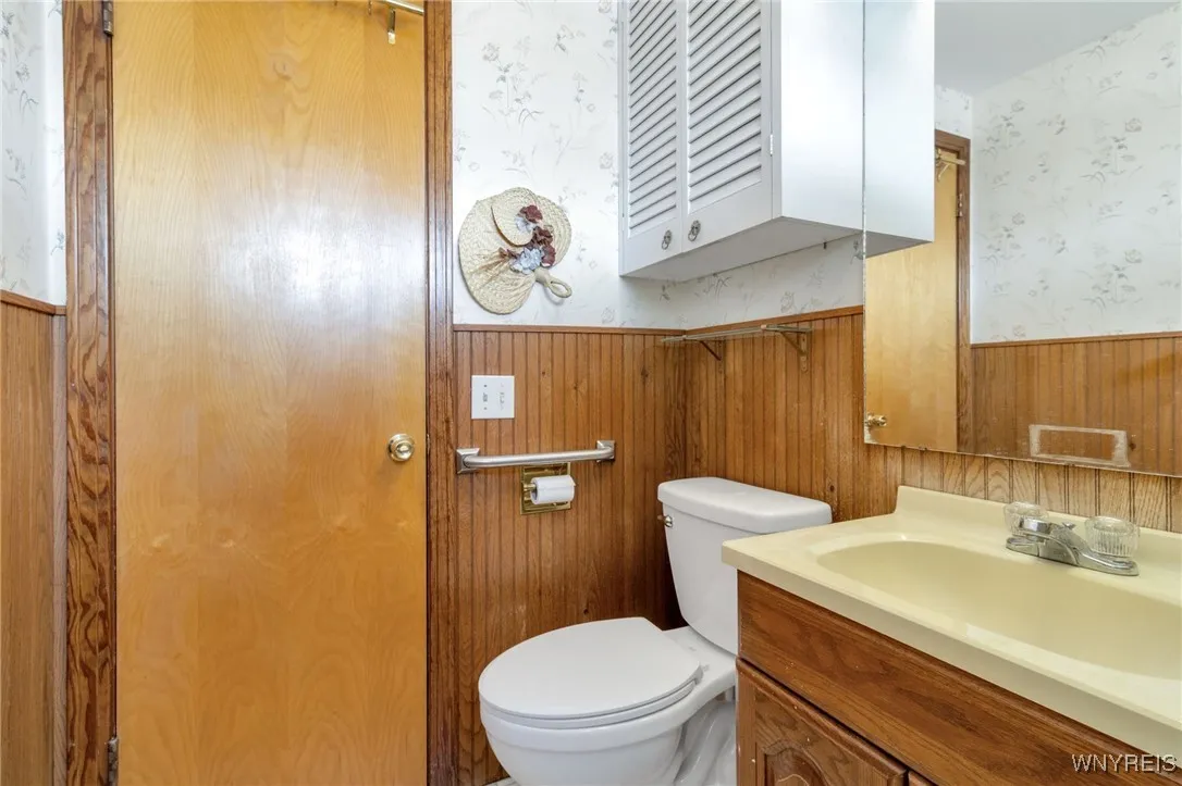 4520 Greenbriar Road, Clarence, New York 14221, Clarence, New York 14221, 3 Bedrooms Bedrooms, 8 Rooms Rooms,2 BathroomsBathrooms,Residential,Closed,4520 Greenbriar Road, Clarence, New York 14221,0,B1644123