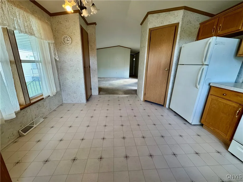 612 Barbara Avenue, New Hartford, New York 13323, New Hartford, New York 13323, 2 Bedrooms Bedrooms, 5 Rooms Rooms,2 BathroomsBathrooms,Residential,Closed,612 Barbara Avenue, New Hartford, New York 13323,0,S1644722