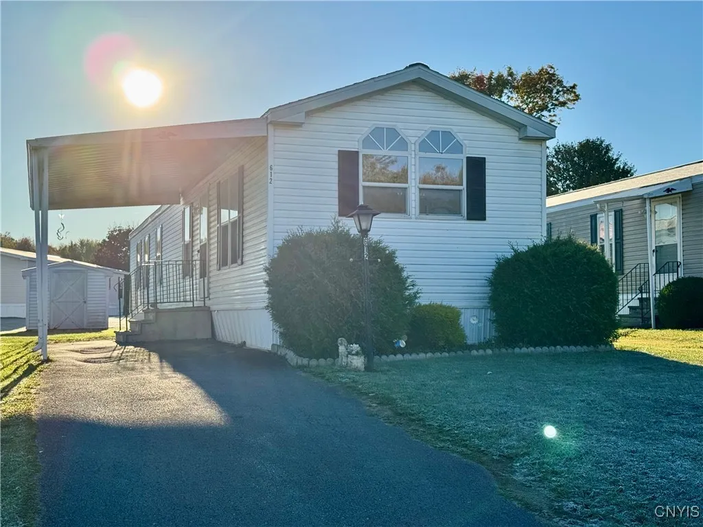 612 Barbara Avenue, New Hartford, New York 13323, New Hartford, New York 13323, 2 Bedrooms Bedrooms, 5 Rooms Rooms,2 BathroomsBathrooms,Residential,Closed,612 Barbara Avenue, New Hartford, New York 13323,0,S1644722
