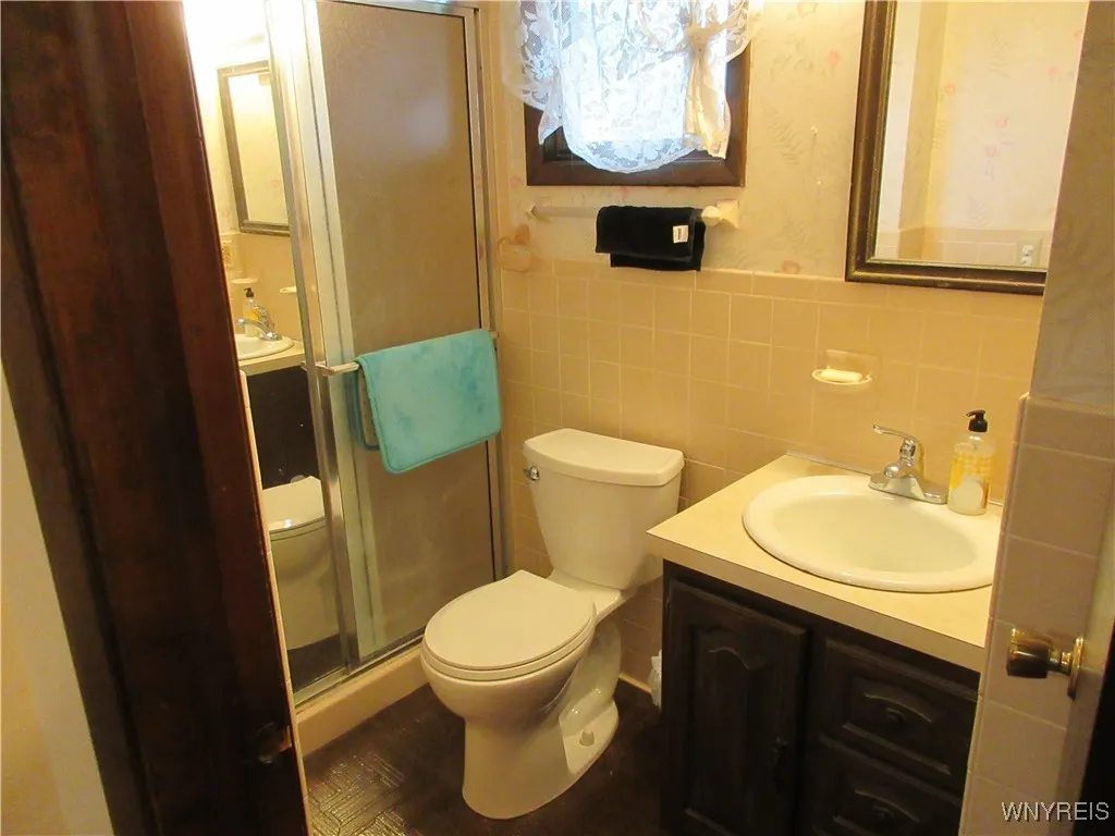 2nd Floor Bath