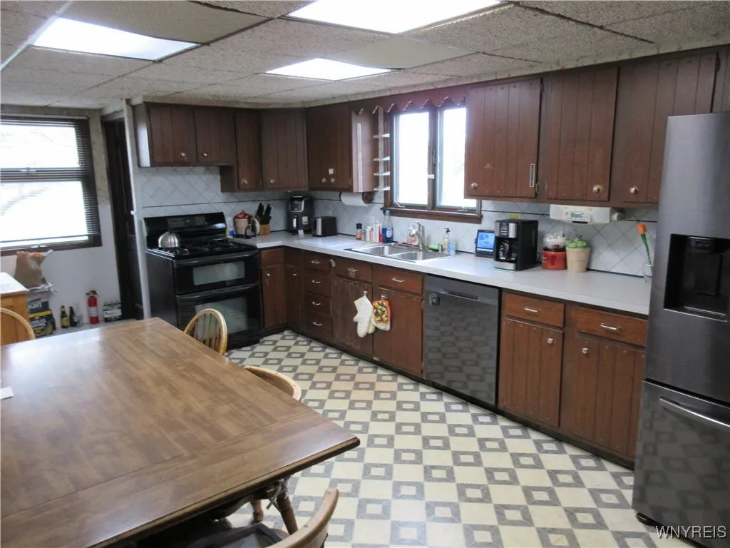 46 Princeton Court, Cheektowaga, New York 14225, Cheektowaga, New York 14225, 5 Bedrooms Bedrooms, 7 Rooms Rooms,3 BathroomsBathrooms,Residential,For Sale,46 Princeton Court, Cheektowaga, New York 14225,0,B1644763