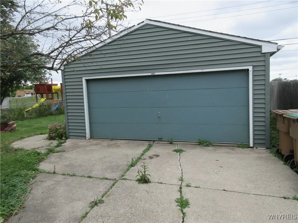 46 Princeton Court, Cheektowaga, New York 14225, Cheektowaga, New York 14225, 5 Bedrooms Bedrooms, 7 Rooms Rooms,3 BathroomsBathrooms,Residential,For Sale,46 Princeton Court, Cheektowaga, New York 14225,0,B1644763