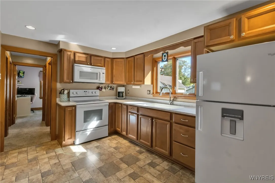 33 Jackson Avenue, North Tonawanda, New York 14120, North Tonawanda, New York 14120, 3 Bedrooms Bedrooms, 9 Rooms Rooms,2 BathroomsBathrooms,Residential,For Sale,33 Jackson Avenue, North Tonawanda, New York 14120,0,B1644737