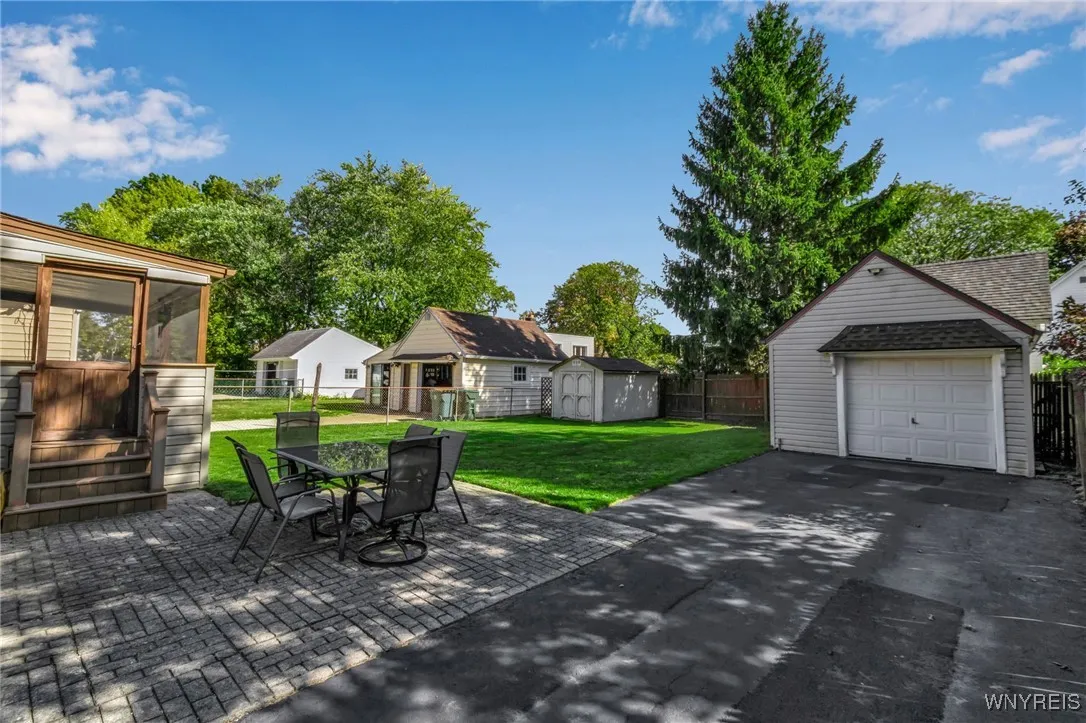 33 Jackson Avenue, North Tonawanda, New York 14120, North Tonawanda, New York 14120, 3 Bedrooms Bedrooms, 9 Rooms Rooms,2 BathroomsBathrooms,Residential,For Sale,33 Jackson Avenue, North Tonawanda, New York 14120,0,B1644737