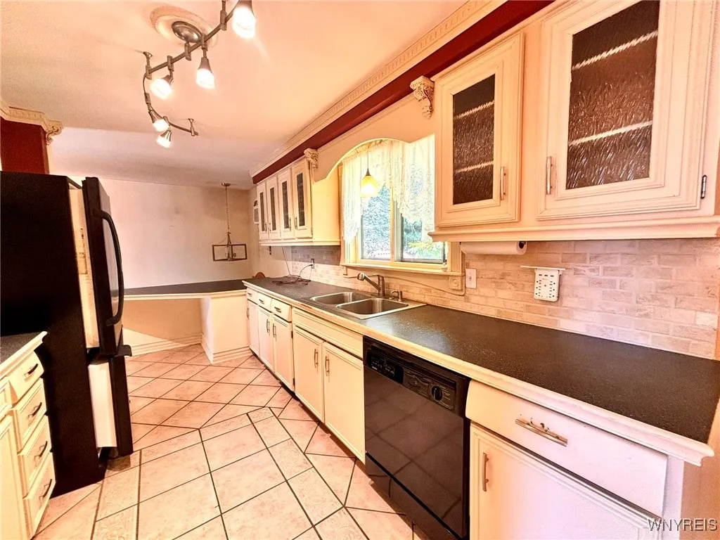 1700 Southwestern Boulevard, West Seneca, New York, West Seneca, New York 14224, 3 Bedrooms Bedrooms, 9 Rooms Rooms,1 BathroomBathrooms,Residential,For Sale,1700 Southwestern Boulevard, West Seneca, New York,0,B1644483