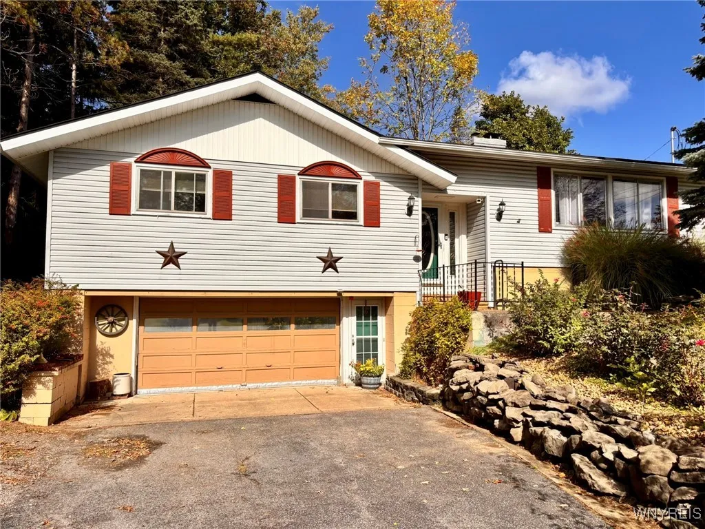 1700 Southwestern Boulevard, West Seneca, New York, West Seneca, New York 14224, 3 Bedrooms Bedrooms, 9 Rooms Rooms,1 BathroomBathrooms,Residential,For Sale,1700 Southwestern Boulevard, West Seneca, New York,0,B1644483