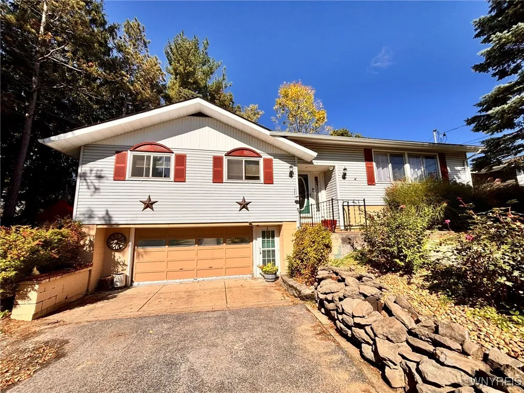 1700 Southwestern Boulevard, West Seneca, New York, West Seneca, New York 14224, 3 Bedrooms Bedrooms, 9 Rooms Rooms,1 BathroomBathrooms,Residential,For Sale,1700 Southwestern Boulevard, West Seneca, New York,0,B1644483