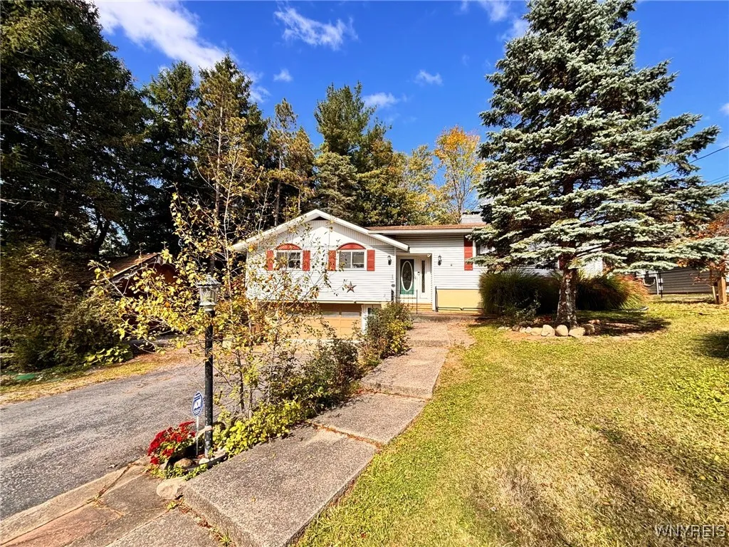 1700 Southwestern Boulevard, West Seneca, New York, West Seneca, New York 14224, 3 Bedrooms Bedrooms, 9 Rooms Rooms,1 BathroomBathrooms,Residential,For Sale,1700 Southwestern Boulevard, West Seneca, New York,0,B1644483