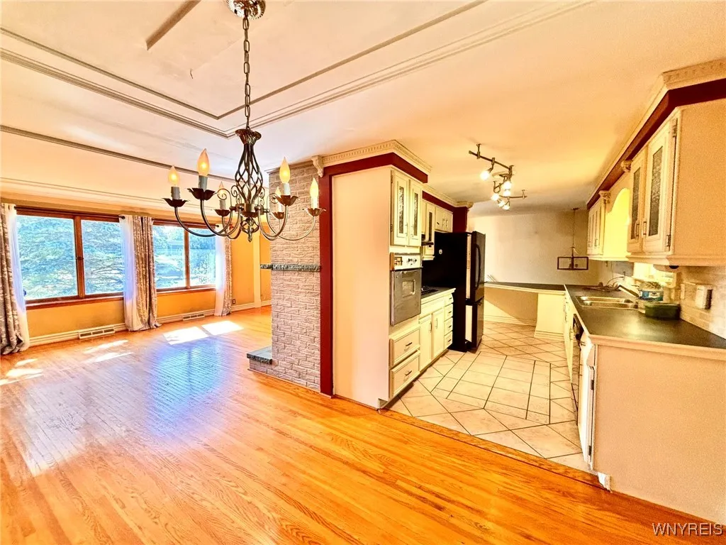 1700 Southwestern Boulevard, West Seneca, New York, West Seneca, New York 14224, 3 Bedrooms Bedrooms, 9 Rooms Rooms,1 BathroomBathrooms,Residential,For Sale,1700 Southwestern Boulevard, West Seneca, New York,0,B1644483