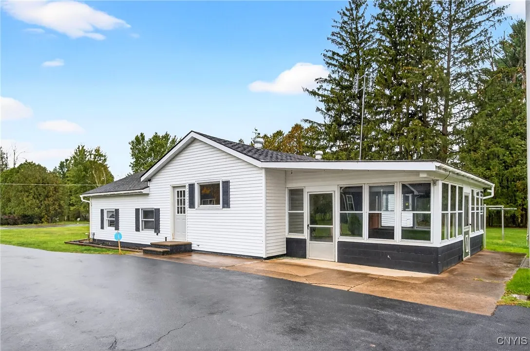 3405 Center Street, Verona, New York 13054, Verona, New York 13054, 3 Bedrooms Bedrooms, 6 Rooms Rooms,1 BathroomBathrooms,Residential,For Sale,3405 Center Street, Verona, New York 13054,0,S1644340