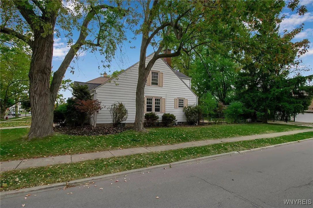 89 Byron Avenue, Tonawanda, New York 14223, Tonawanda, New York 14223, 3 Bedrooms Bedrooms, 7 Rooms Rooms,1 BathroomBathrooms,Residential,For Sale,89 Byron Avenue, Tonawanda, New York 14223,0,B1641333