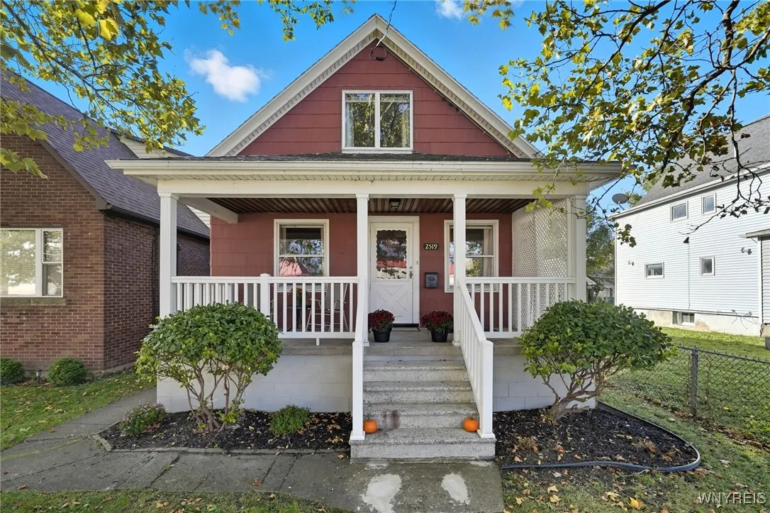 2519 Welch Avenue, Niagara Falls, New York 14303, Niagara Falls, New York 14303, 3 Bedrooms Bedrooms, 6 Rooms Rooms,1 BathroomBathrooms,Residential,Closed,2519 Welch Avenue, Niagara Falls, New York 14303,0,B1644741