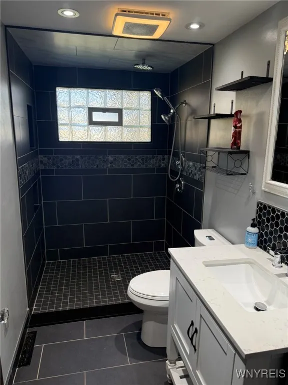 1st Floor Bathroom