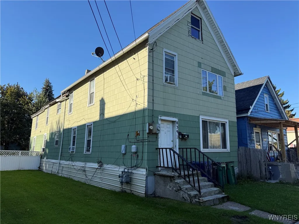 839 Perry Street, Buffalo, New York 14210, Buffalo, New York 14210, 6 Bedrooms Bedrooms, ,2 BathroomsBathrooms,Residential,For Sale,839 Perry Street, Buffalo, New York 14210,0,B1643219