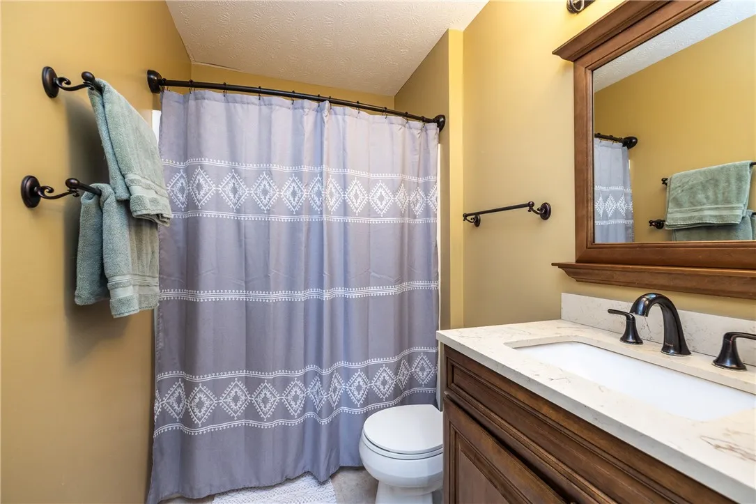 1132 Belmont Drive, Farmington, New York 14425, Farmington, New York 14425, 4 Bedrooms Bedrooms, 8 Rooms Rooms,2 BathroomsBathrooms,Residential,For Sale,1132 Belmont Drive, Farmington, New York 14425,0,R1643920