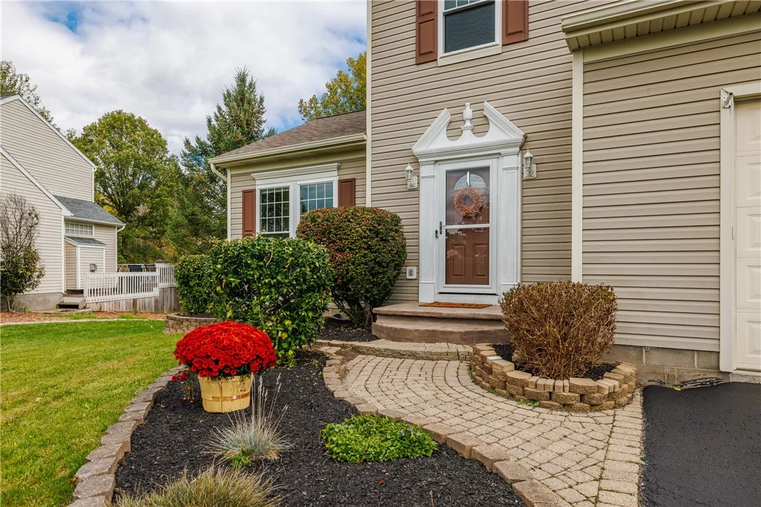 1132 Belmont Drive, Farmington, New York 14425, Farmington, New York 14425, 4 Bedrooms Bedrooms, 8 Rooms Rooms,2 BathroomsBathrooms,Residential,For Sale,1132 Belmont Drive, Farmington, New York 14425,0,R1643920